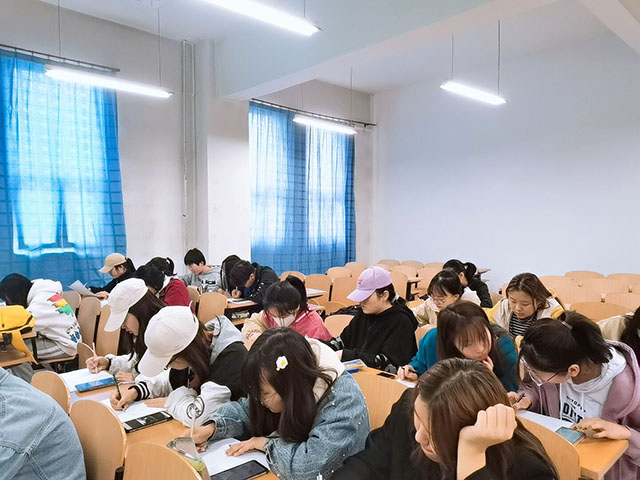 【完满班级】传承十四五精神 描绘中国画卷