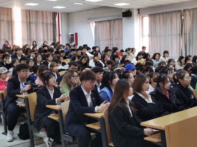 【辅导员说完满】从《长津湖》谈起 当代青年为什么要弘扬抗美援朝精神——艺术传媒学院环境设计21级、数字媒体艺术2101班辅导员说完满