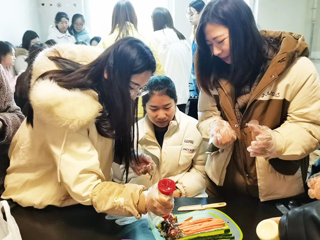 【完满班级】遇见味蕾 畅享美食之道——淬炼·国际商学院财务2002班完满班级活动