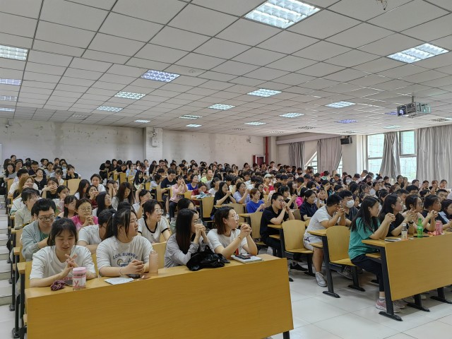 【辅导员说完满】拼搏的力量——淬炼·国际商学院2020级辅导员说完满活动