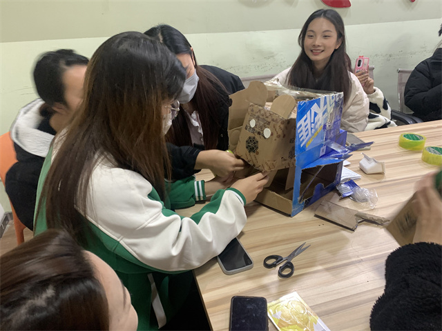 【完满团支部】以心绘心 温暖一直在——淬炼·国际商学院财务管理2103班完满团支部活动