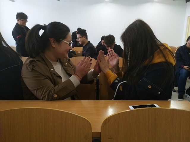 【完满班级】岁月无语青春有言之重温童年游戏——环科系环科1701班完满班级