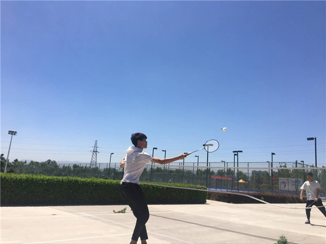 【完满班级】挥洒运动激情 用羽毛球奏响青春——淬炼商学院六月完满班级主题活动（二十三）
