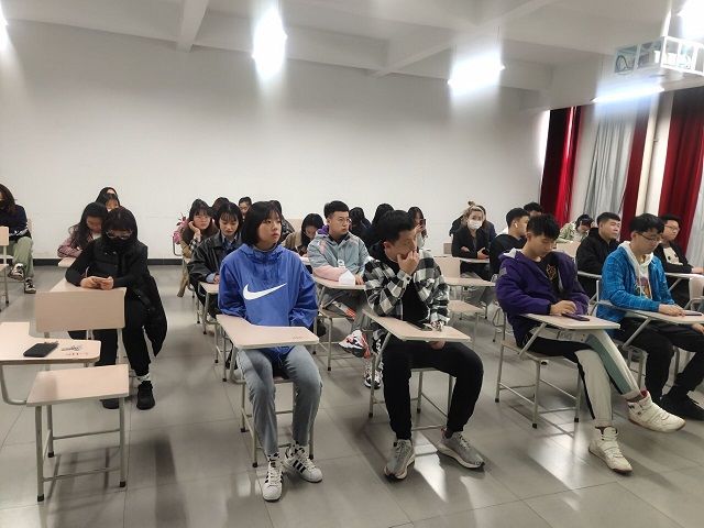 【完满班级】低碳又环保  废品变为宝——艺术传媒学院2020级视觉传达专业视觉2005班完满活动