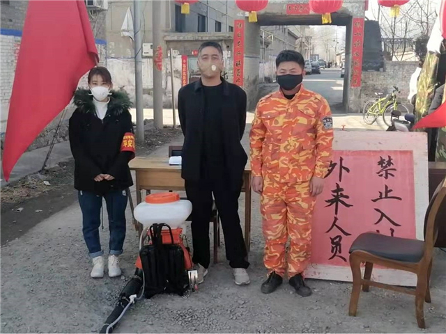 信院学子变身防疫志愿者 志愿精神汇聚战“疫”力量