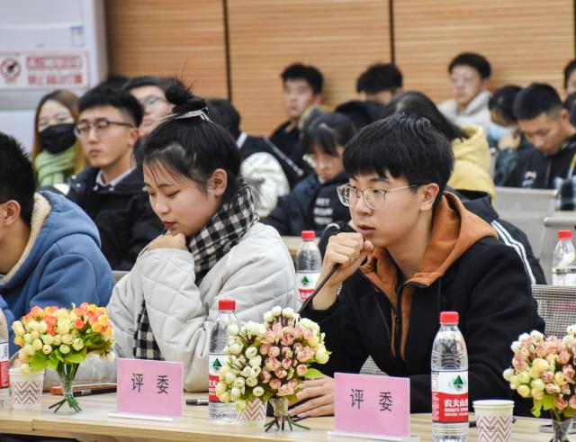 慷慨陈词抒己论 唇枪舌战决奕时——食品与环境学院第九届“非马之辩 英才之意”辩论赛