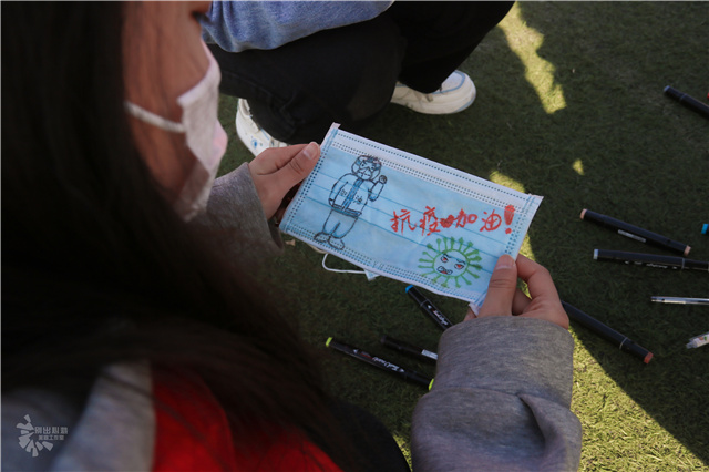 【情暖社区】市民课堂305期:双线联动 “罩”唤未来 志愿者创意开展