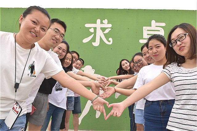 【毕业季】不悔梦归处 只恨太匆匆——“此去经年 余生不忘”经济管理系第四届毕业pose展