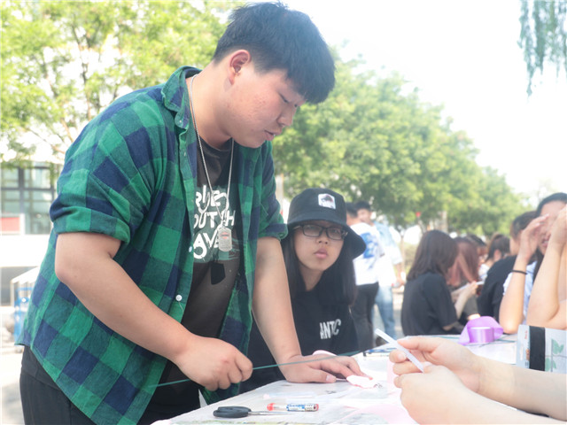 花开有期 锦绣未央 与花艺来一场夏日邂逅——食环&箕城举办第5期“时尚·生活·家”养成计划之“落叶情花”创意花朵设计大赛