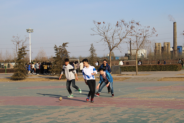 【完满班级】经典游戏 回忆童年——艺术传媒学院视觉1802班“重温经典 回味童年”趣味沙包游戏