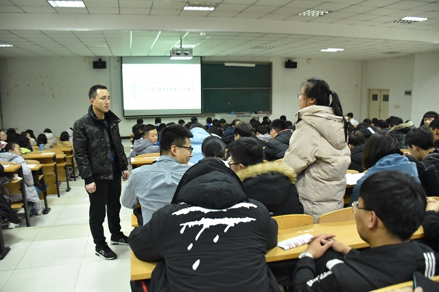 【辅导员说完满】当青春遇上爱情