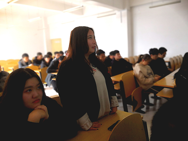 【完满班级】赠人玫瑰 手有余香——软件工程1804班“多一个雷锋多一份关爱”完满活动