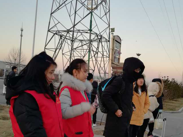 暖途第1期:温暖回家路 传递公益情——我院青年志愿者助力太谷县动车站