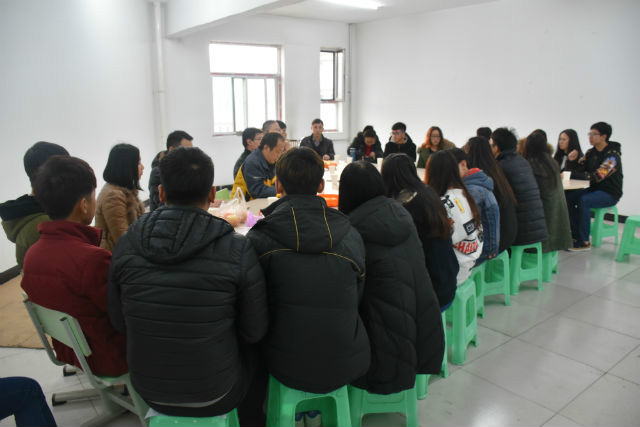 完满教育系统各成员单位召开学期工作总结座谈会