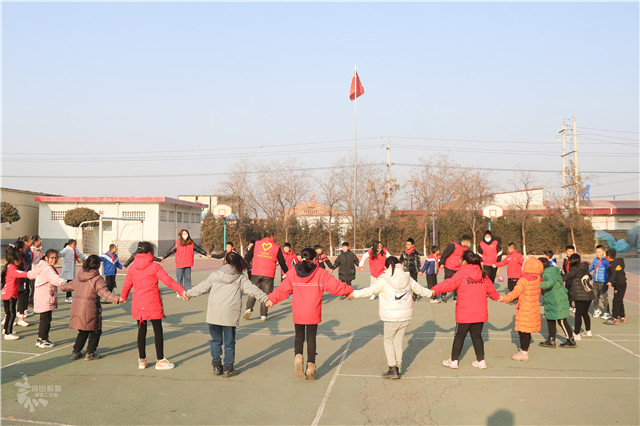 让花蕾在阳光下绽放——我校志愿者为范村小学捐赠“小梦想+”爱心图书角