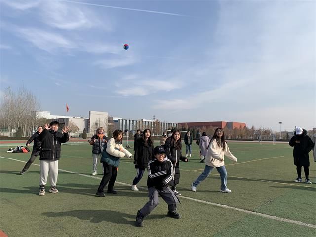 【完满班级】争先恐后 勇者无畏——艺术传媒学院动画1902班举办趣味沙包大比拼活动