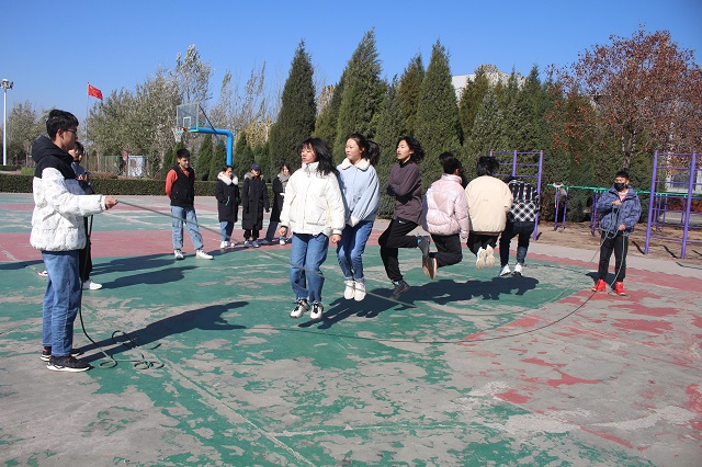 激情澎湃绳索飘扬 热血青年悦舞青春——淬炼·国际商学院团总支竞技体育活动
