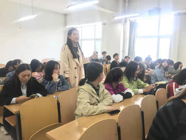 【完满班级】十月金秋 益路前行——外国语言文学系英语1903班、英语1904班10月完满班级活动