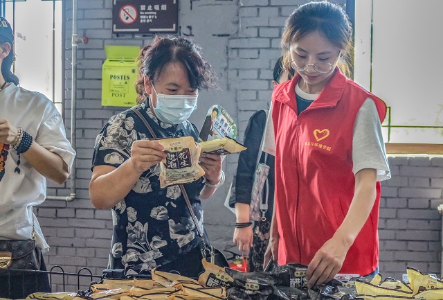 【三下乡】致力产业振兴 小导游带动经济发展