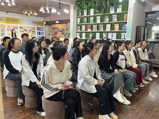 学长计划第1097期:砥砺逐梦迎新季 风帆再起展新程——商务英语学院第165期“学长计划”之完满启航