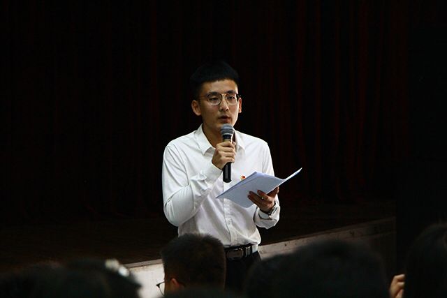 团委、学生会召开新学期干部见面会