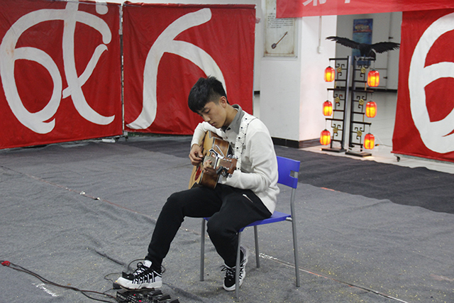 【音乐节】诠释青春与激情 唱响信院——第十七期“信院节奏·自由音乐日”