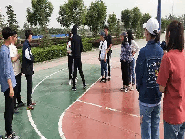 【完满班级】追求绿色时尚 拥抱环保校园——食品与环境学院食安1802班完满公益跑步运动