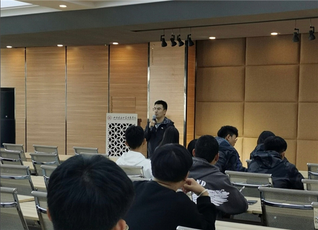 落实专项服务 共创美好校园——2020-2021第一学期专项志愿者服务队例会