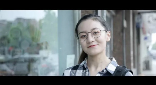 闪光的信院第246期:迎新晚会上讲故事女孩背后那段破茧成蝶的故事