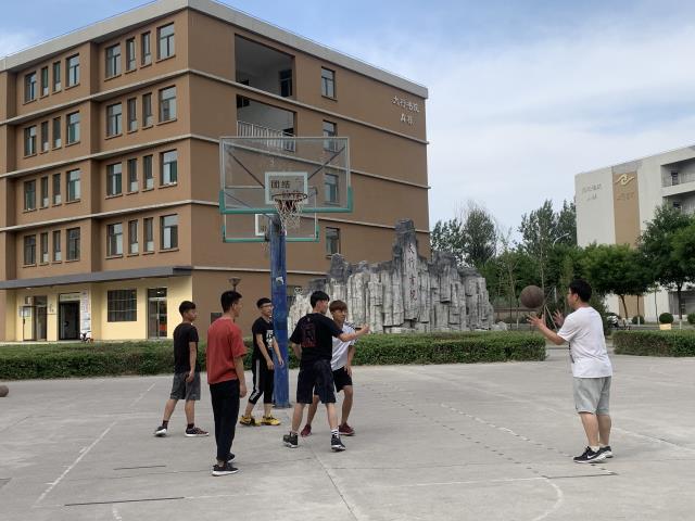 【完满班级】运筹帷幄展宏图 气贯长虹谱青春——经济与管理学院五月完满班级活动纪实（十一）