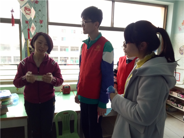 工管系会计1610班走进太谷三幼开展“薪火相传 情暖童心”公益活动