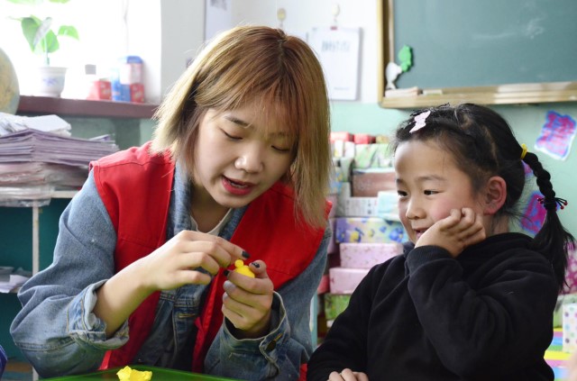 市民课堂第264期:你款款而来 我紧紧跟随——艺术传媒系“专业+·+公益”特色实验课走进韩村小学