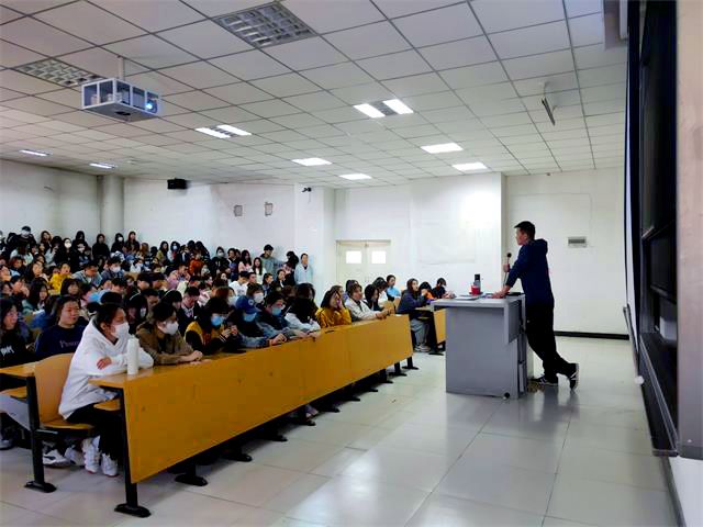 【辅导员说完满】学史明理 正确把握时代方向——艺术传媒学院2018级视动产辅导员说完满