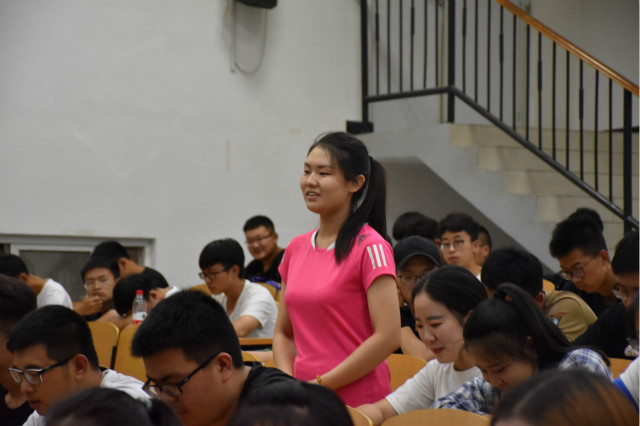 【辅导员说完满】提生自我面人生 披荆斩棘行万里——经济与管理学院“提升自我 面向未来”