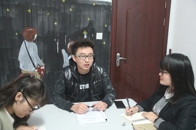 【辅导员说完满】笔尖挥斥方遒 光影勾勒蓝图——记远景学院辅导员说完满