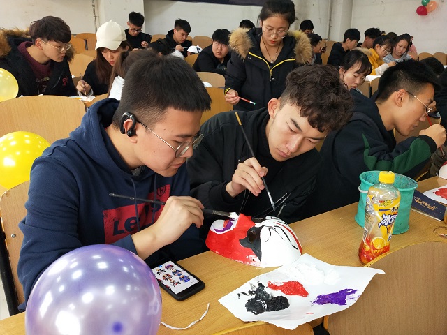 【社团巡礼节】“传媒杯”原创脸谱大赛 探寻国粹文化