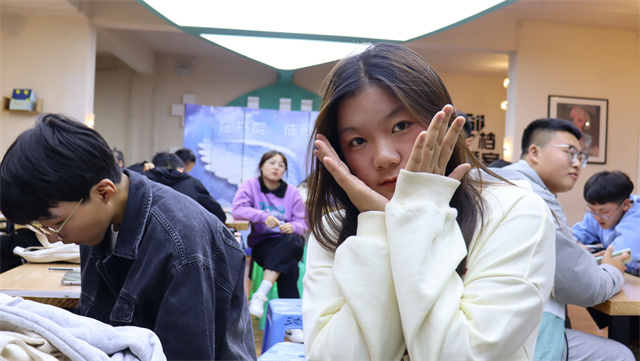 【完满班级】艺随我动 乐绘完满——淬炼·国际商学院人资2101班完满班级活动