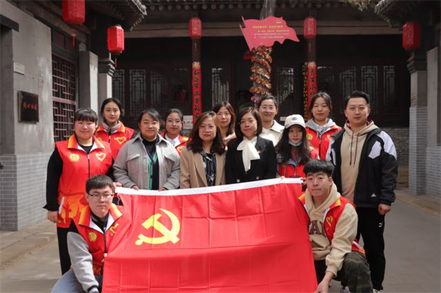 【青春雷锋月】听党课 讲奉献——经济与管理学院赴白塔社区学雷锋