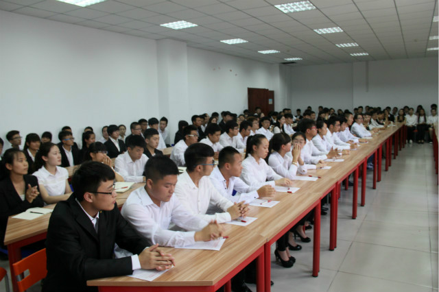 我院新一届学生会换届工作圆满完成