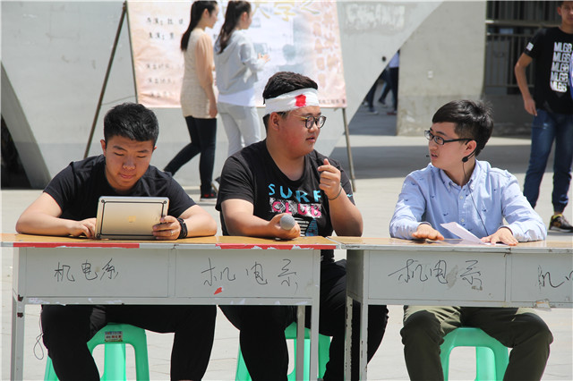 【剧评】点滴汗水 铸就成长——《我的大学》专场