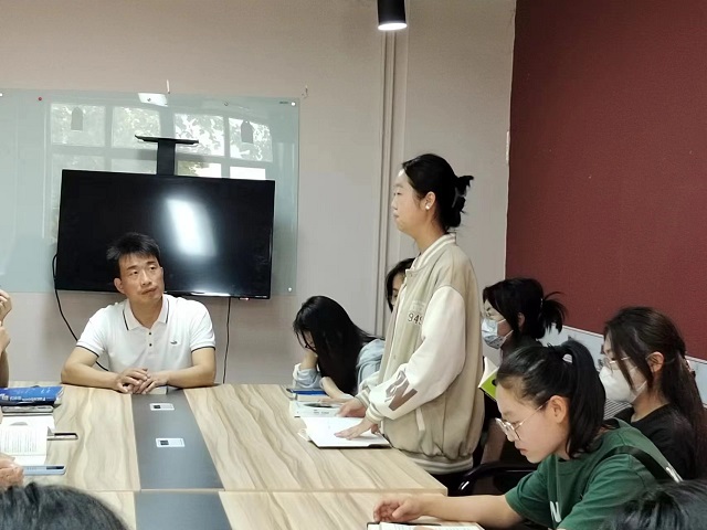 品读大咖 助力成长——2022级食安专业大咖阅读读书分享会