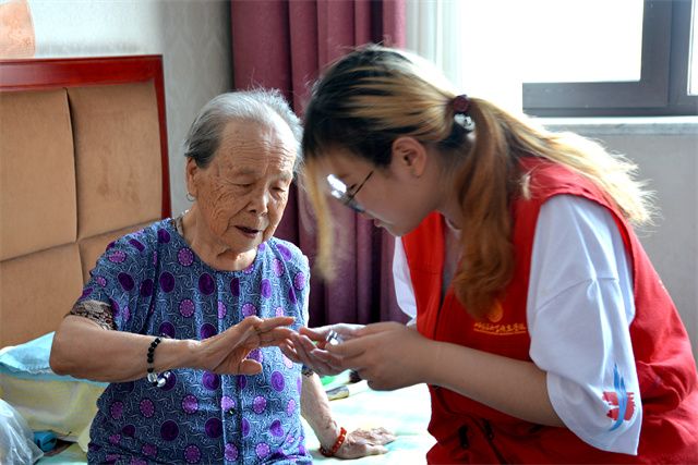 【三下乡】潺潺志愿暖人心 涓涓孝情润留义——淬炼商学院青年益行国情观察实践团