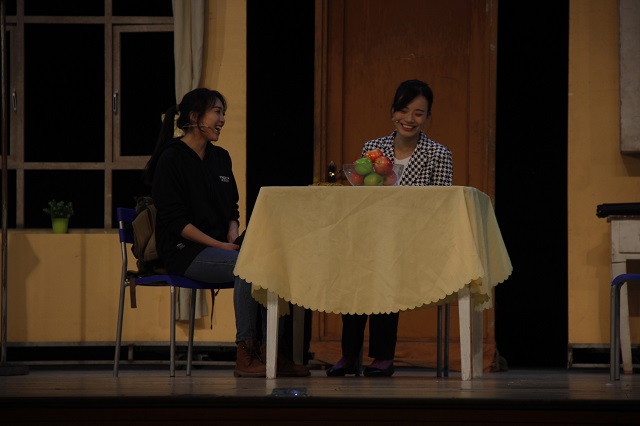 原创现代都市情感话剧《如果·我不是我》在乌马河剧院倾情上演