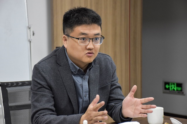 服务地方经济发展 校企合作多元共建——食品与环境学院教师深入源德味央厨有限责任公司开展校企合作交流活动