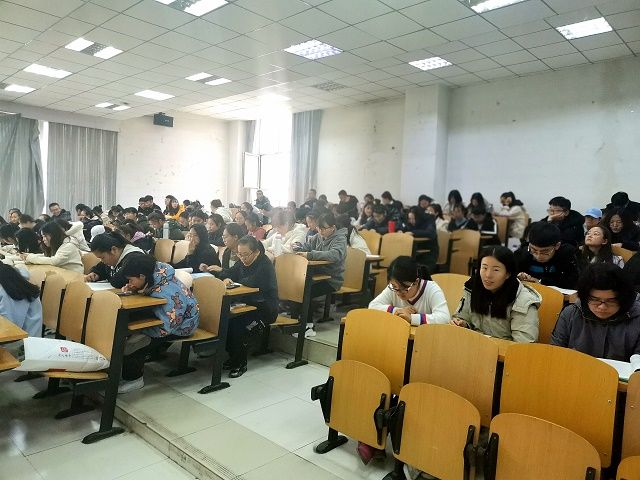 【辅导员说完满】新时代就业背景下的大学生职业规划——食品与环境学院2019级年级会