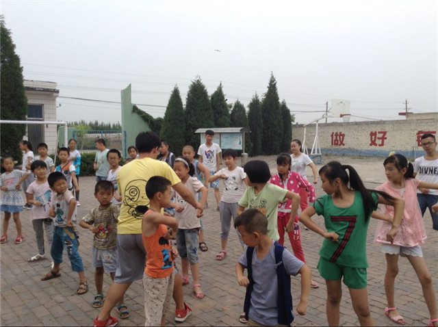 闪光的信院第172期:不惧他日风雨如晦 不负四年似海深情——焦日臻