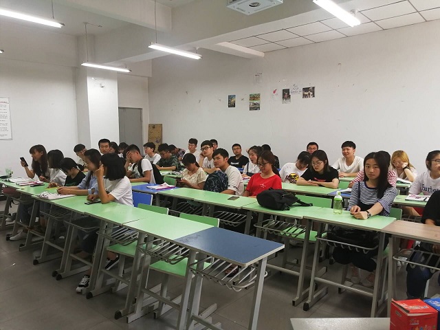 【完满班级】弘扬五四精神 书写青春赞歌——食品与环境学院动医1601举办主题班会