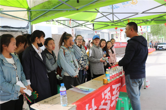 【辅导员说完满】体育魅力系于完满教育——外语系辅导员说完满活动