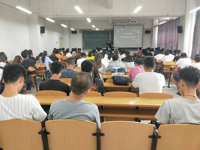 【社团快讯】答疑解惑 “及”百家社团之所急