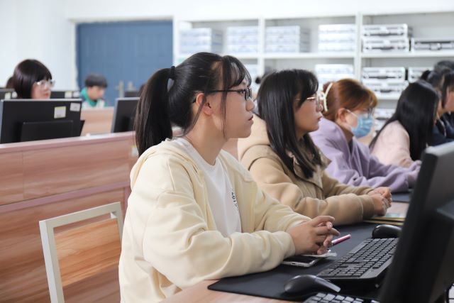 每个人都可以写一篇新闻稿——大数据学院、信息工程学院学生干部宣传技能培训第一期